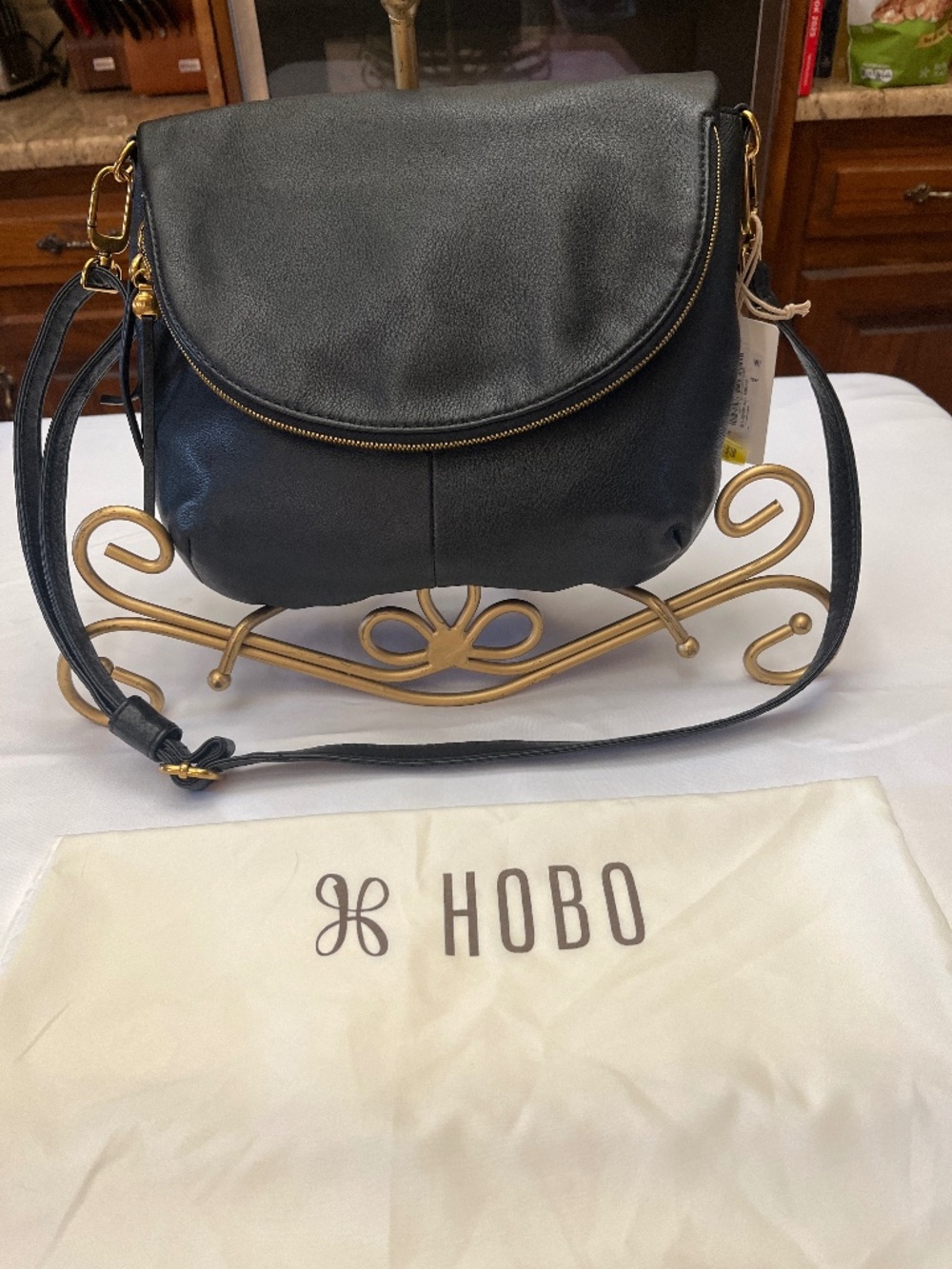 NWT HOBO Brand Fern Convertible Shoulder Bag in Black Leather.